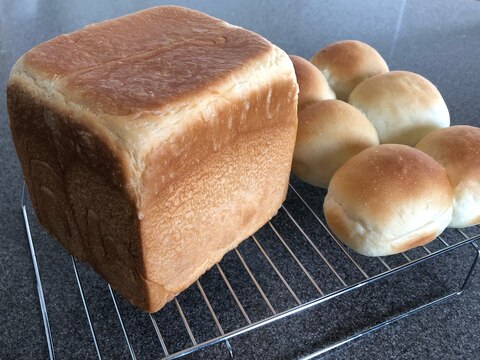 HBで！ミルクたっぷり食パンとちぎりパン